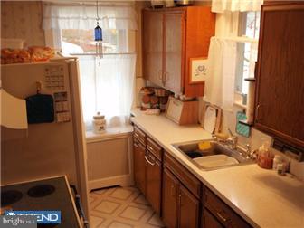 244 Jackson Avenue Lansdowne, PA 19050 - Photo 8 of 12 Kitchen