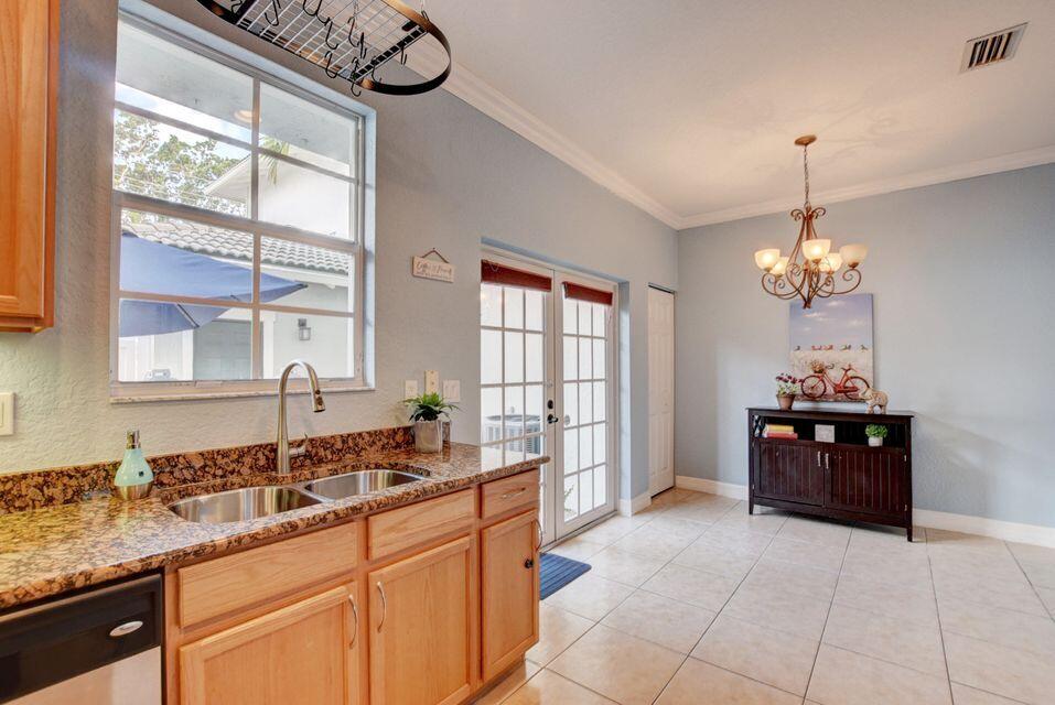 1029 Northwest 18th Avenue, Unit 1029 Boca Raton, FL 33431 - Photo 7 of 15 Eat in Kitchen 1029