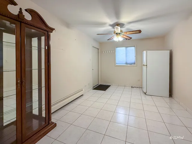 $2,750 | 1904 Winston Lane, Schaumburg, IL 60193