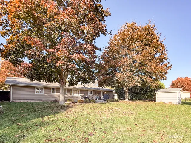 $2,750 | 1904 Winston Lane, Schaumburg, IL 60193