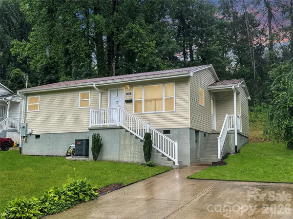$225,000 | 212 Maple Avenue, Marion, NC 28752