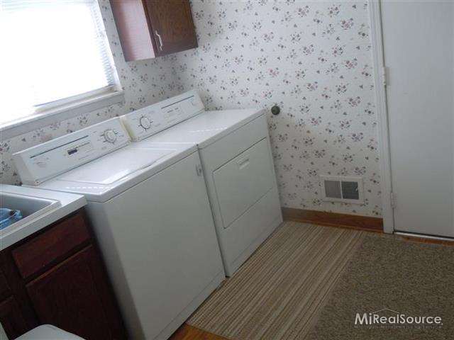 321 Union Drive Rochester, MI 48307 - Photo 19 of 30 31145270-18.JPG