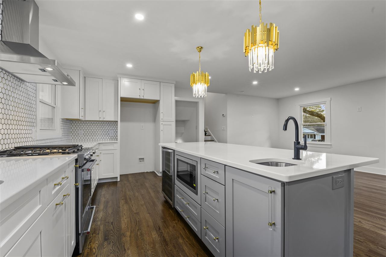 321 Compton Road Raleigh, NC 27609 - Photo 7 of 26 Kitchen