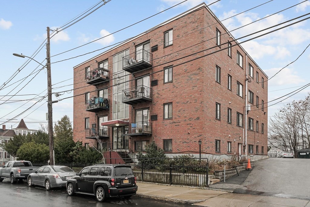 39 Crescent Avenue, Unit 5 Chelsea, MA 02150 - Photo 2 of 20