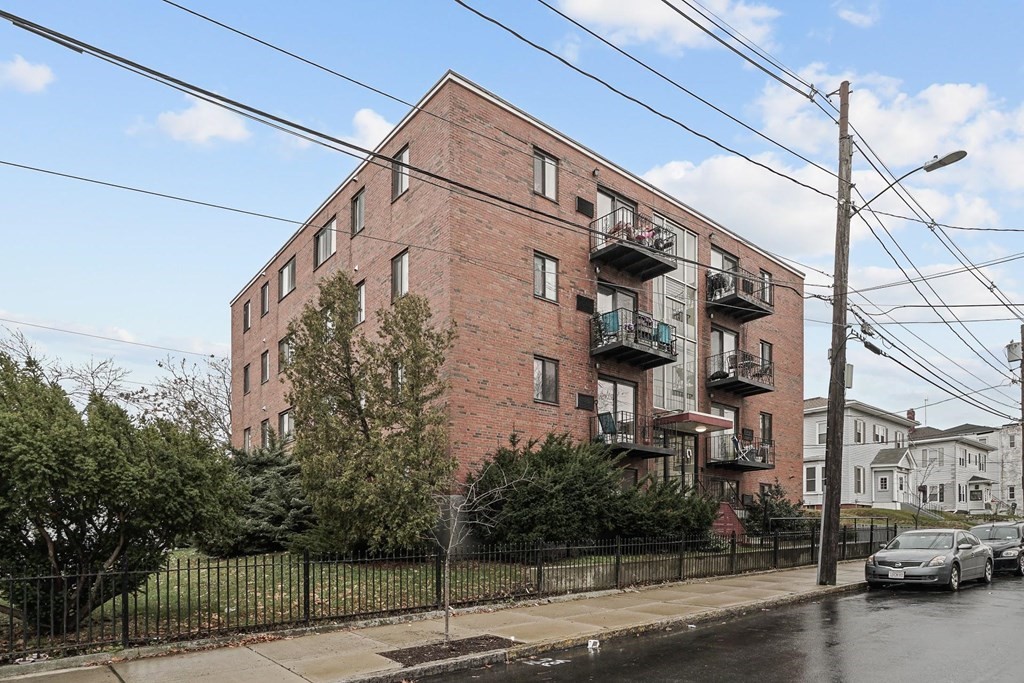 39 Crescent Avenue, Unit 5 Chelsea, MA 02150 - Photo 3 of 20