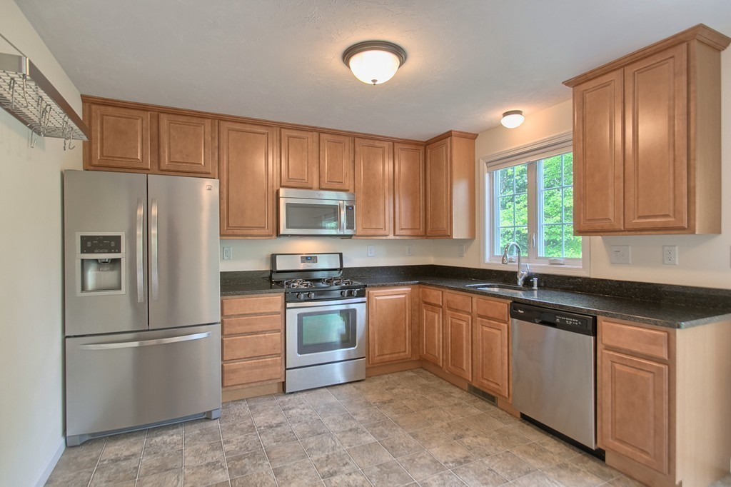 41 Boston Road, Unit 414 Billerica, MA 01862 - Photo 3 of 21 Gallery Image 3