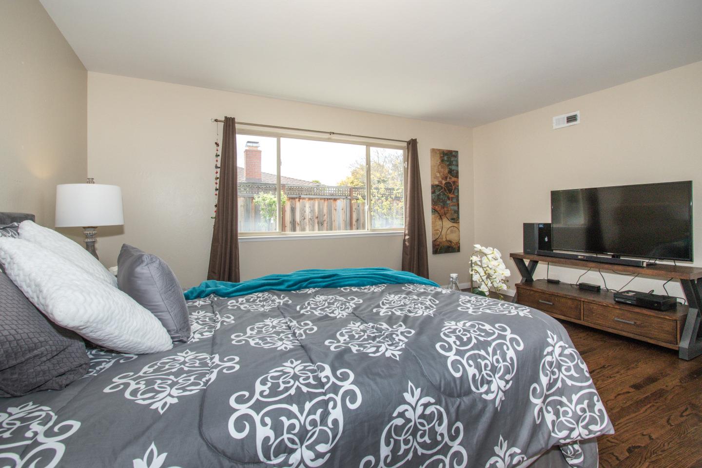 1371 Ribbon Street Foster City, CA 94404 - Photo 18 of 32 Gallery Image 18