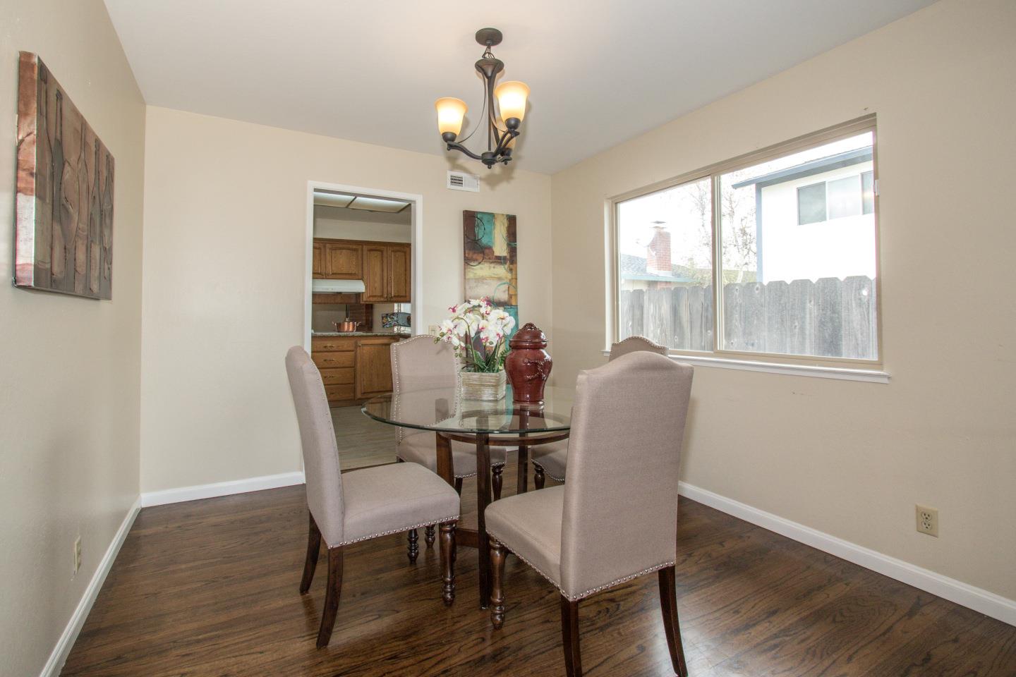 1371 Ribbon Street Foster City, CA 94404 - Photo 7 of 32 Gallery Image 7