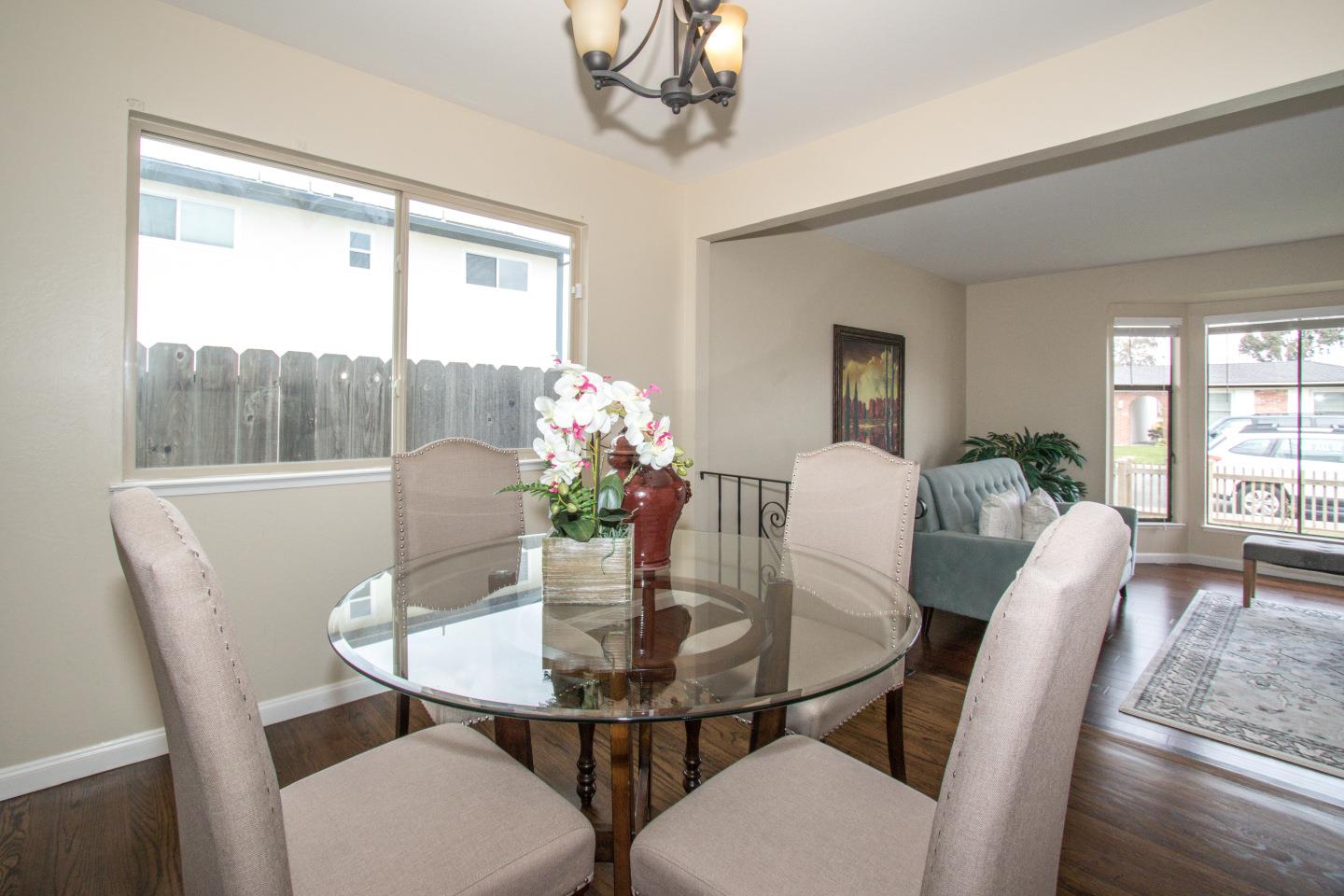 1371 Ribbon Street Foster City, CA 94404 - Photo 8 of 32 Gallery Image 8