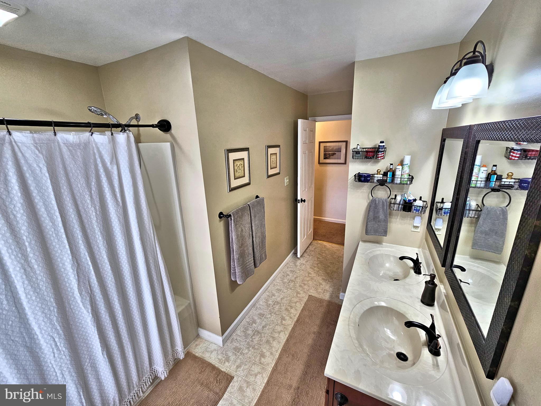 123 West 7th Street Lititz, PA 17543 - Photo 12 of 38