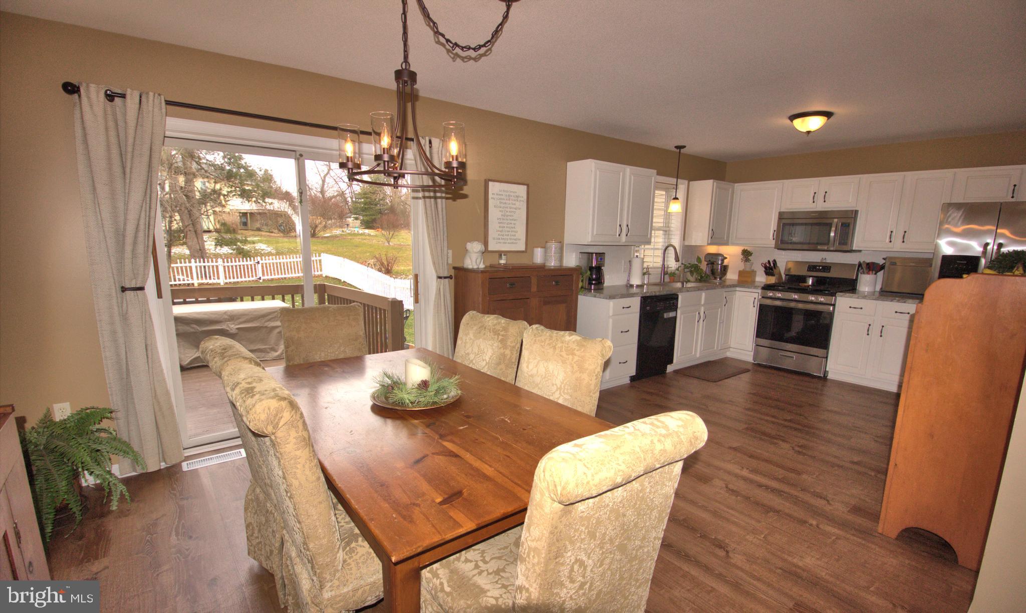 123 West 7th Street Lititz, PA 17543 - Photo 4 of 38