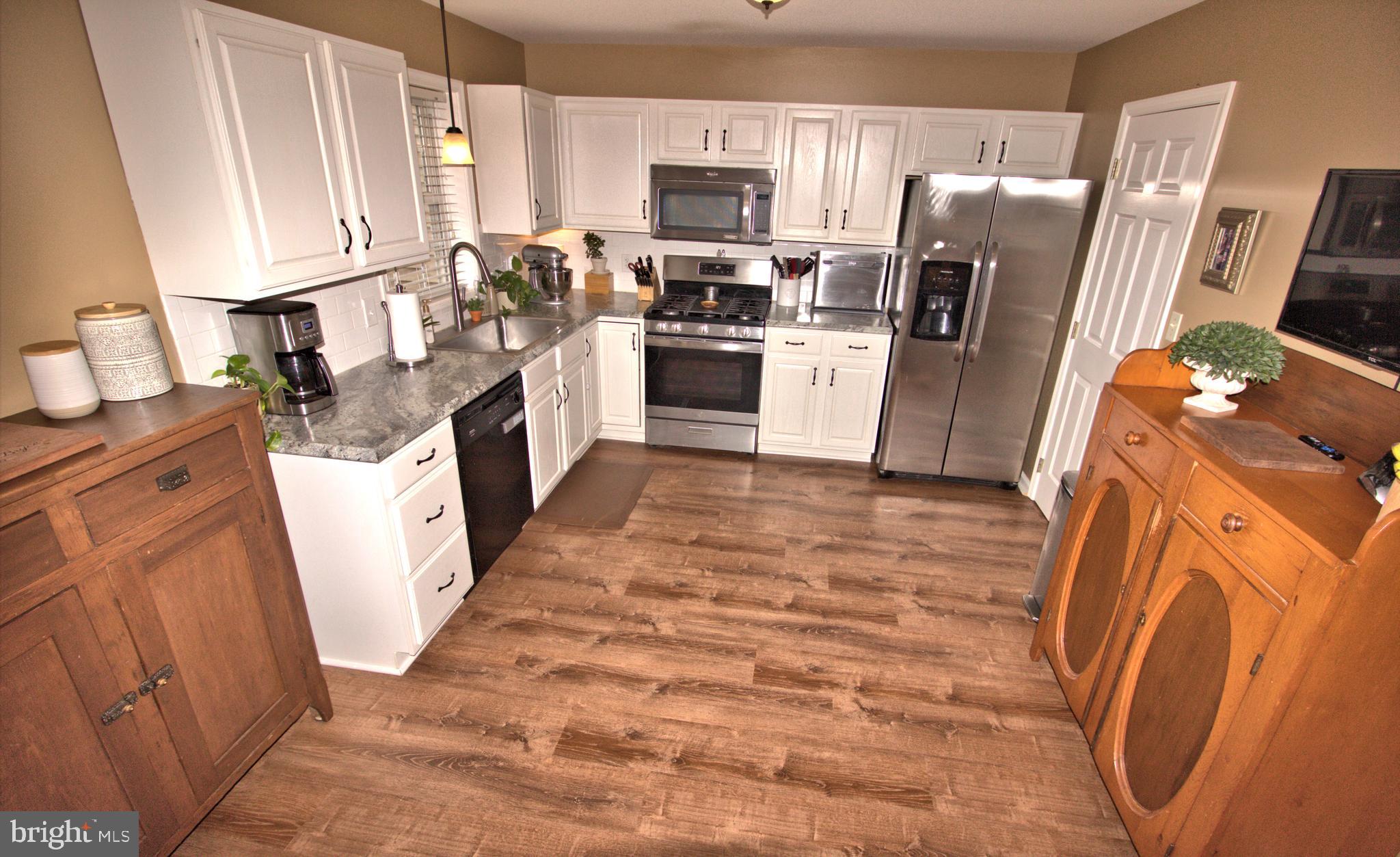 123 West 7th Street Lititz, PA 17543 - Photo 6 of 38