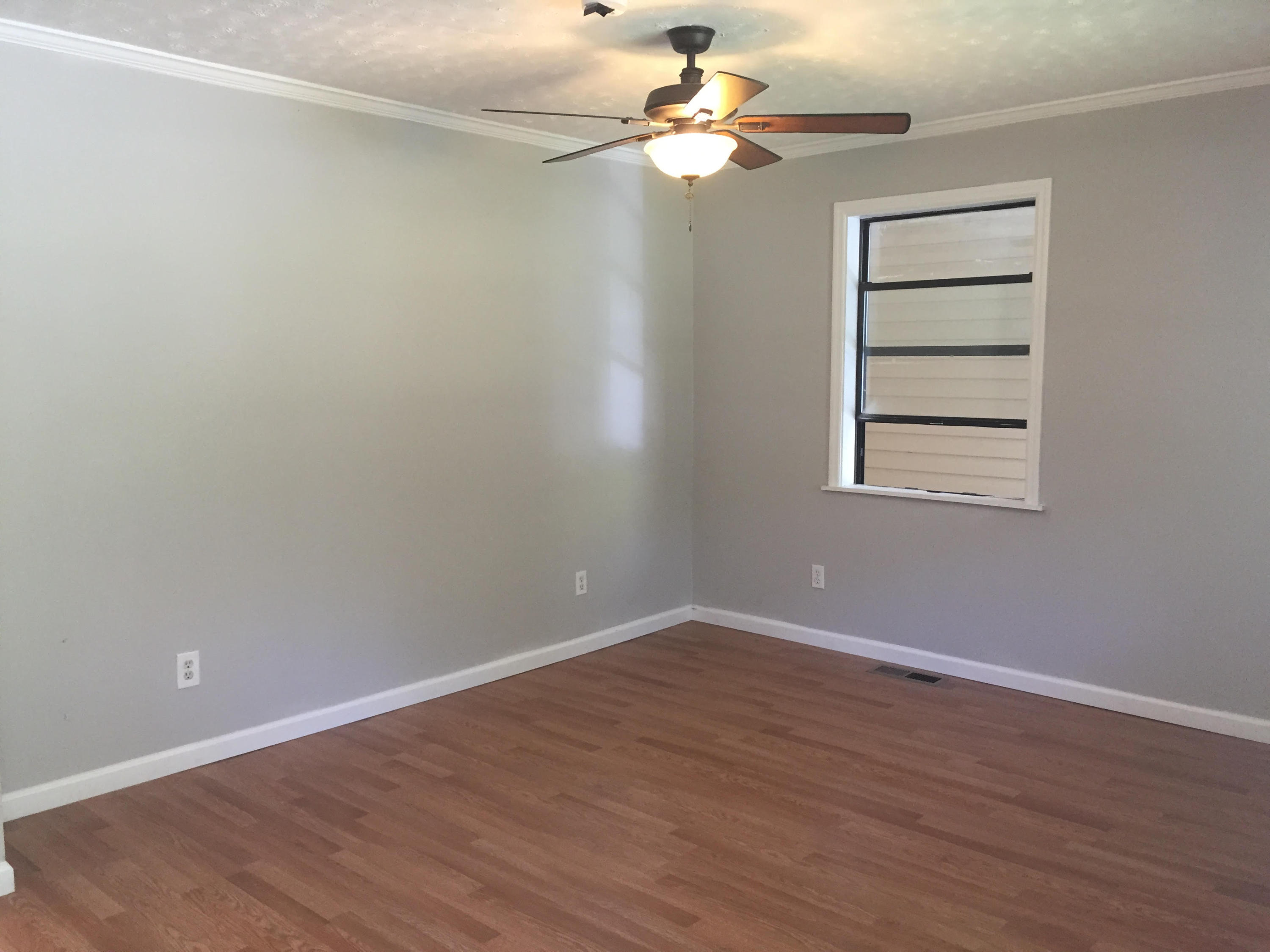 723 Corum Road Knoxville, TN 37924 - Photo 8 of 18 Living room