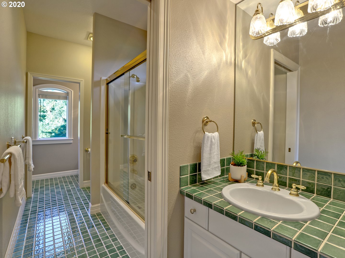 11360 Northwest Ridge Road Portland, OR 97229 - Photo 23 of 31 Gallery Image 23