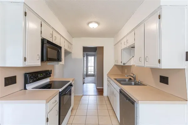 $2,295 | 3902 Karen Drive, Abilene, TX 79606