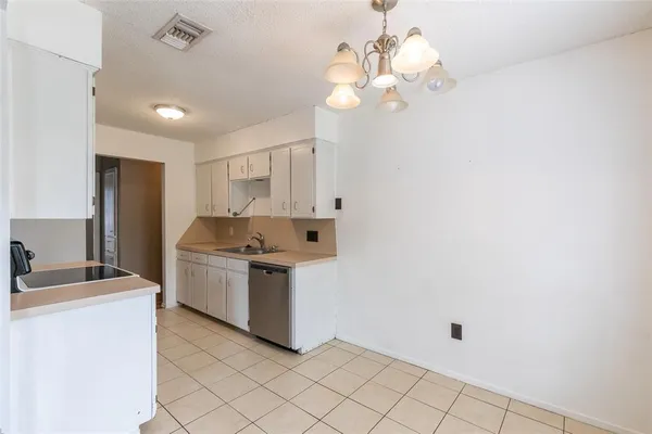 $2,295 | 3902 Karen Drive, Abilene, TX 79606