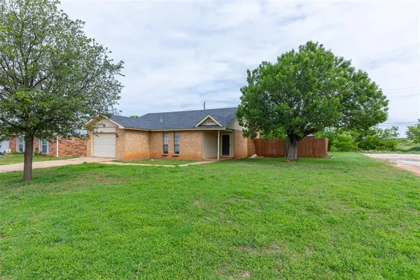 $2,295 | 3902 Karen Drive, Abilene, TX 79606