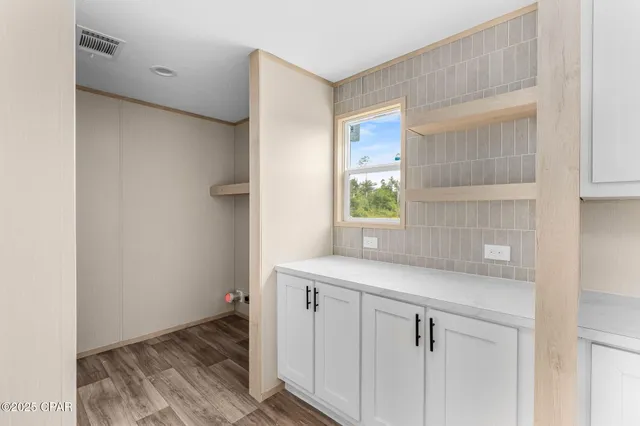 $185,097 | 6420 Oakenshaw Drive, Youngstown, FL 32466