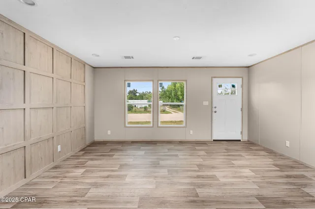 $185,097 | 6420 Oakenshaw Drive, Youngstown, FL 32466