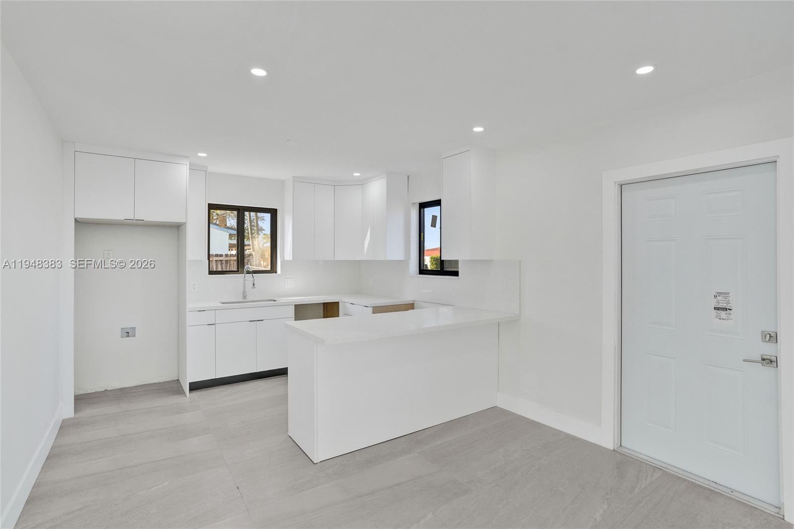 10100 Southwest 38th Terrace Miami, FL 33165 - Photo 11 of 56