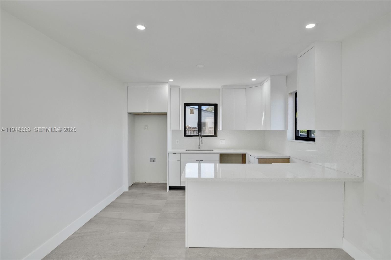 10100 Southwest 38th Terrace Miami, FL 33165 - Photo 12 of 56