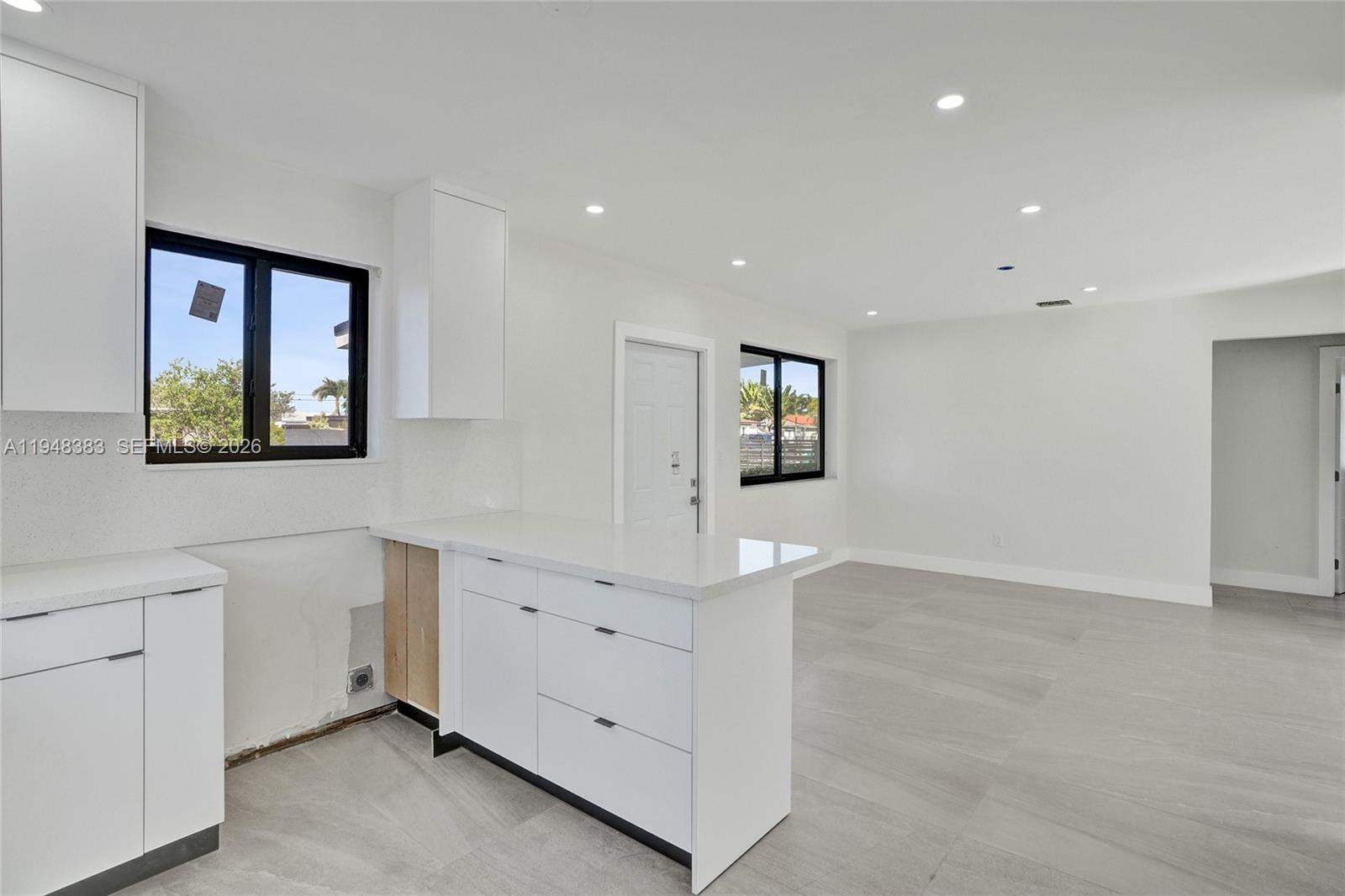 10100 Southwest 38th Terrace Miami, FL 33165 - Photo 14 of 56