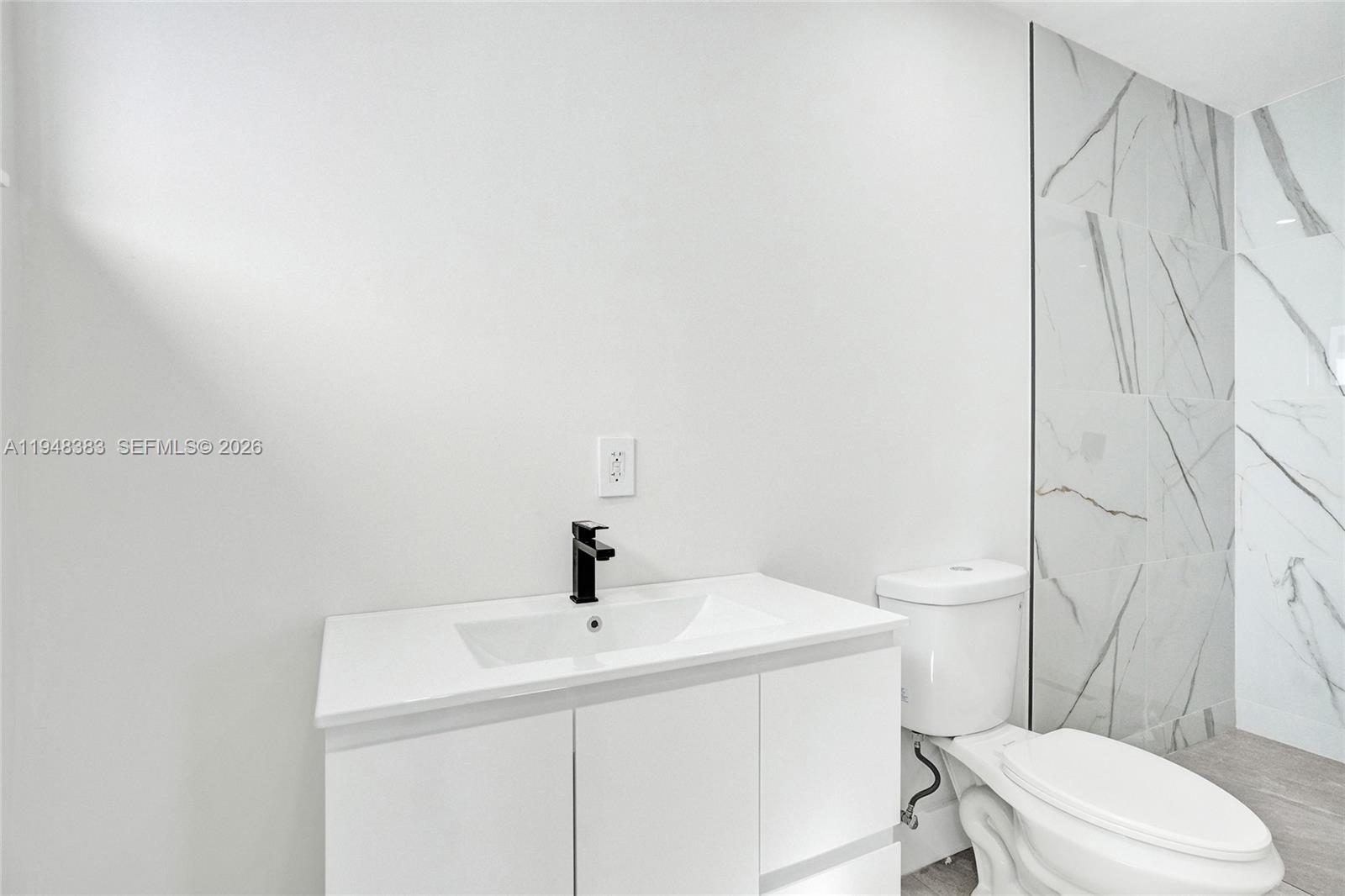 10100 Southwest 38th Terrace Miami, FL 33165 - Photo 21 of 56