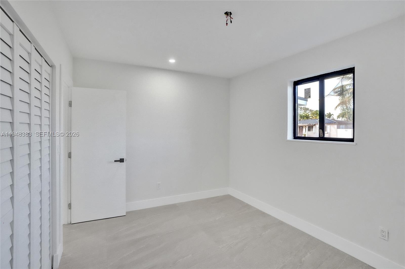 10100 Southwest 38th Terrace Miami, FL 33165 - Photo 27 of 56