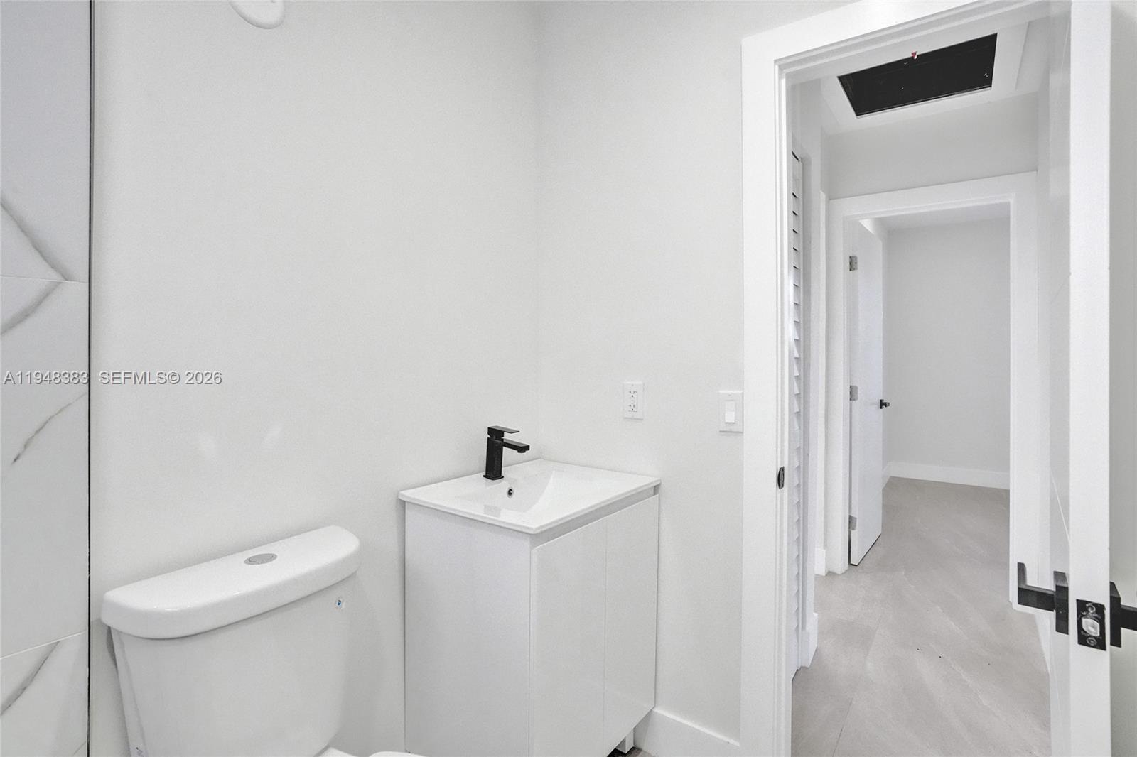 10100 Southwest 38th Terrace Miami, FL 33165 - Photo 29 of 56