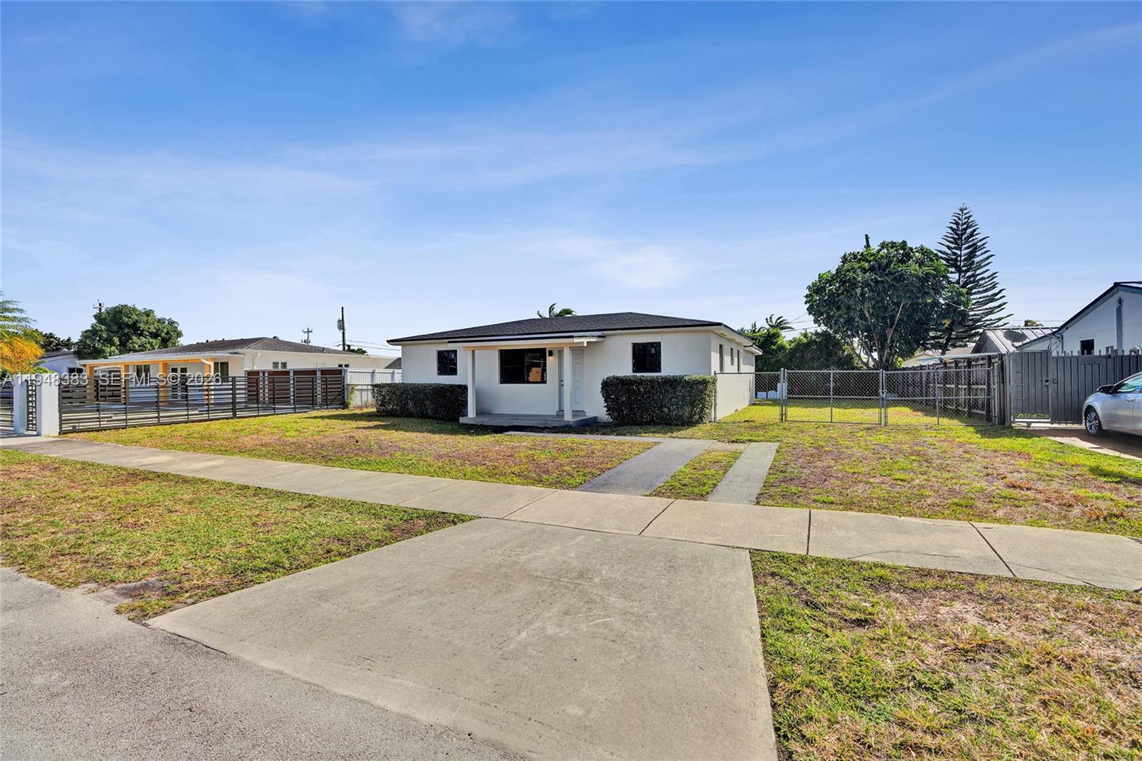 10100 Southwest 38th Terrace Miami, FL 33165 - Photo 3 of 56