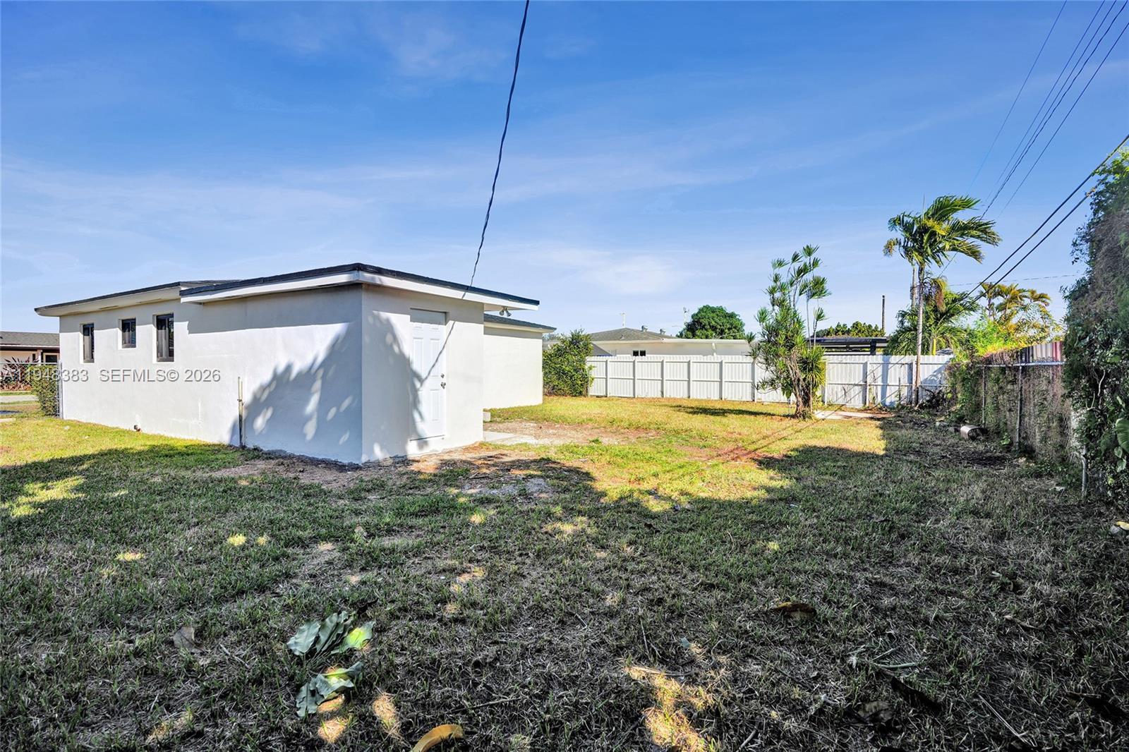 10100 Southwest 38th Terrace Miami, FL 33165 - Photo 35 of 56