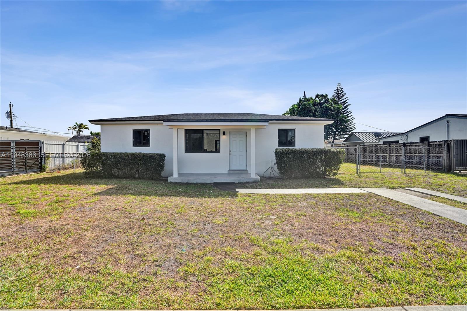 10100 Southwest 38th Terrace Miami, FL 33165 - Photo 4 of 56