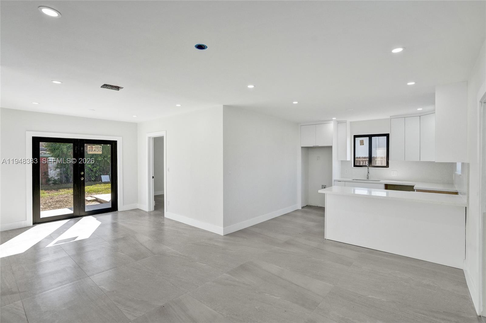 10100 Southwest 38th Terrace Miami, FL 33165 - Photo 7 of 56