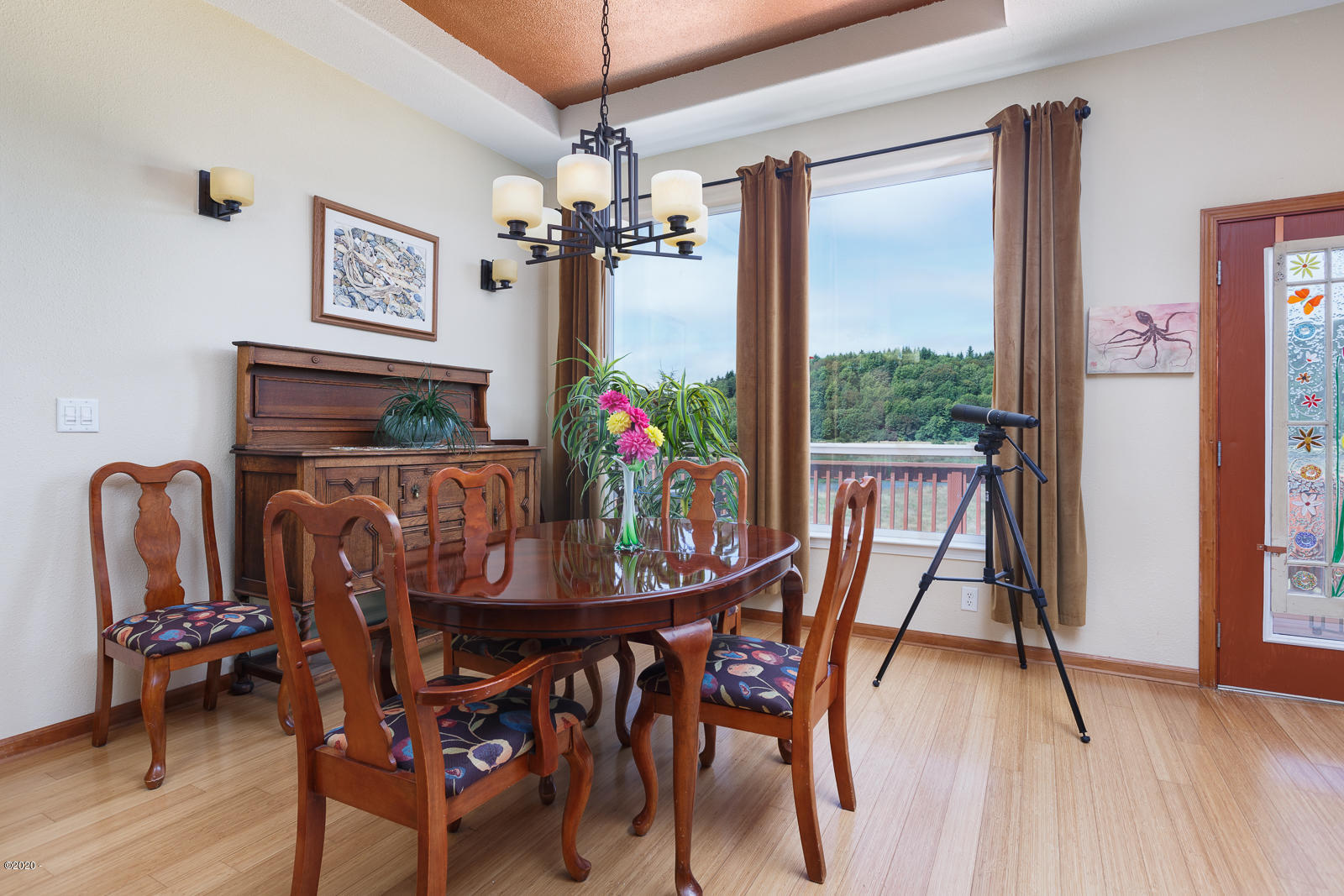 9357 Yaquina Bay Road Newport, OR 97365 - Photo 17 of 47 Dining area