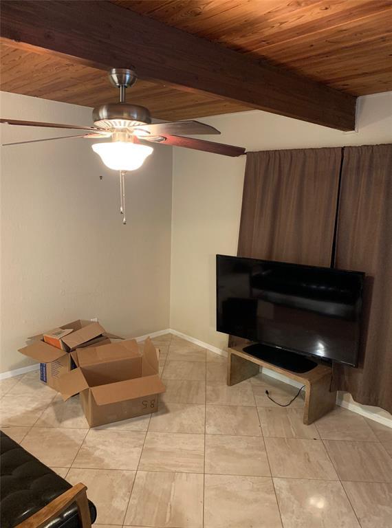 3004 Speedway, Unit 103 Austin, TX 78705 - Photo 4 of 9 a living room with furniture