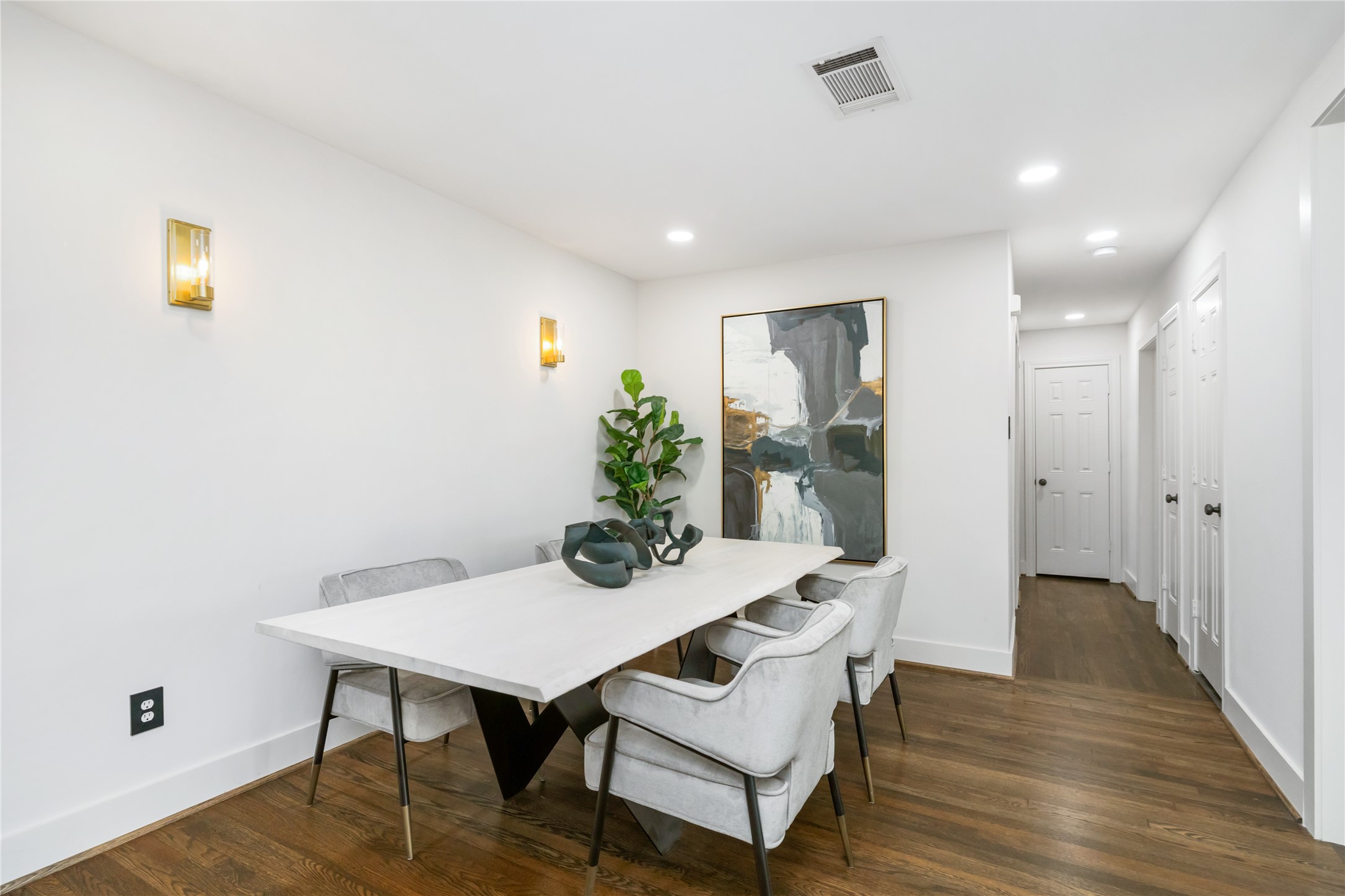 516 West 30th Street Houston, TX 77018 - Photo 23 of 49 Dining room is open to the kitchen and living room