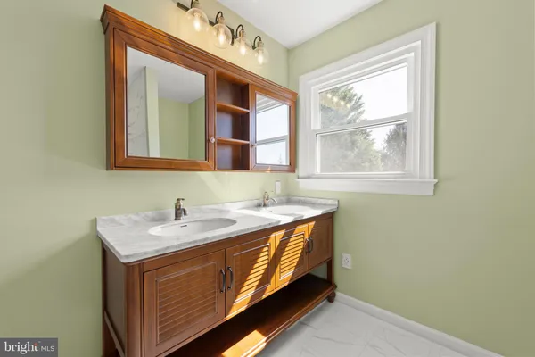 $749,900 | 405 Spring Hollow Road, Woodstock, VA 22664