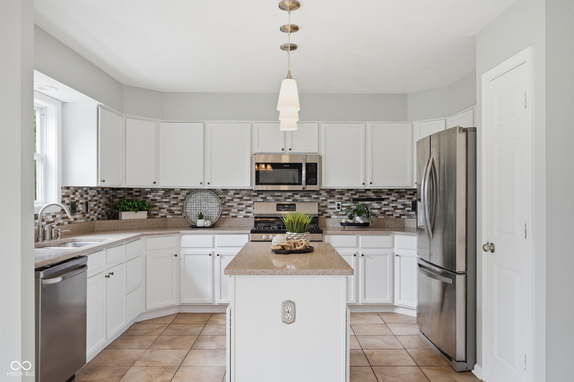 9923 Deering Street Fishers, IN 46037 - Photo 12 of 46