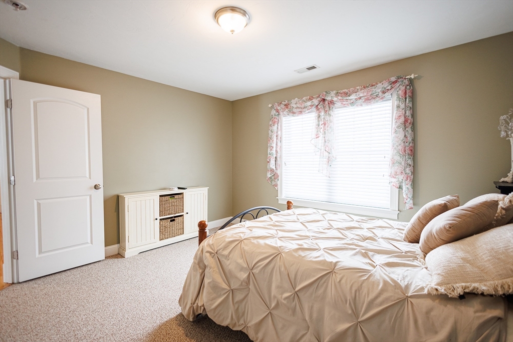 81 Rebecca Road Northbridge, MA 01588 - Photo 16 of 35