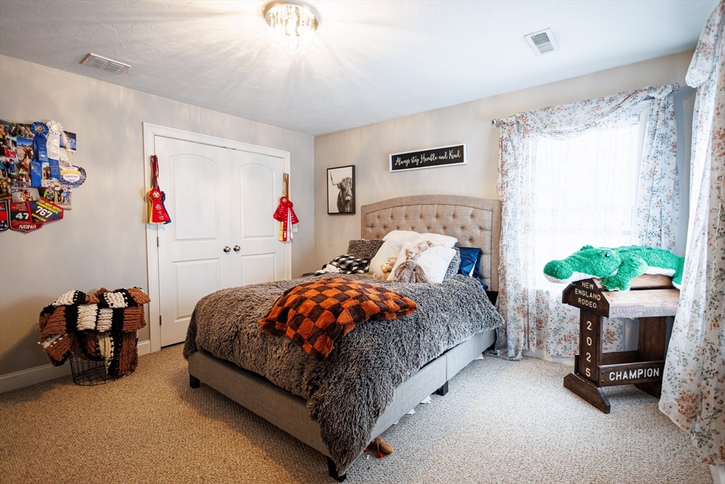 81 Rebecca Road Northbridge, MA 01588 - Photo 21 of 35