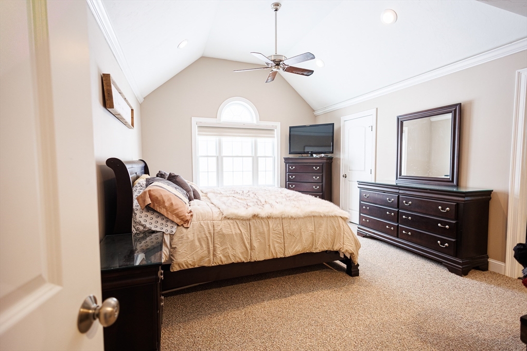 81 Rebecca Road Northbridge, MA 01588 - Photo 22 of 35