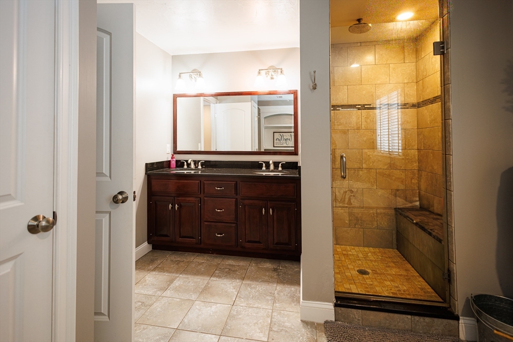 81 Rebecca Road Northbridge, MA 01588 - Photo 26 of 35