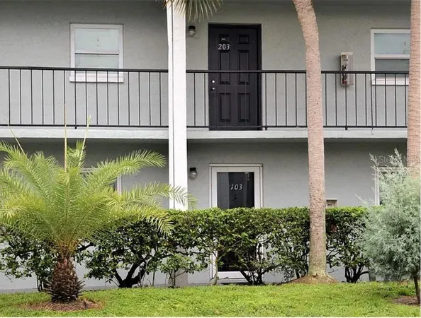 $1,900 | 2835 Somerset Park Drive, Unit 203, Tampa, FL 33613