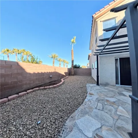 $1,795 | 548 Haunts Walk Avenue, Las Vegas, NV 89178