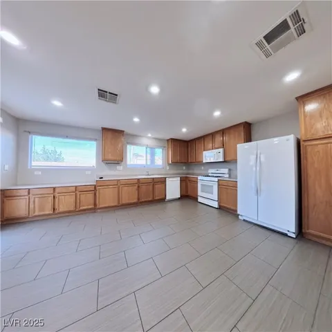 $1,795 | 548 Haunts Walk Avenue, Las Vegas, NV 89178