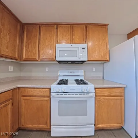 $1,795 | 548 Haunts Walk Avenue, Las Vegas, NV 89178