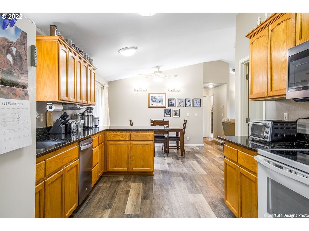 22371 Noti Loop Road Noti, OR 97461 - Photo 13 of 32 Gallery Image 13
