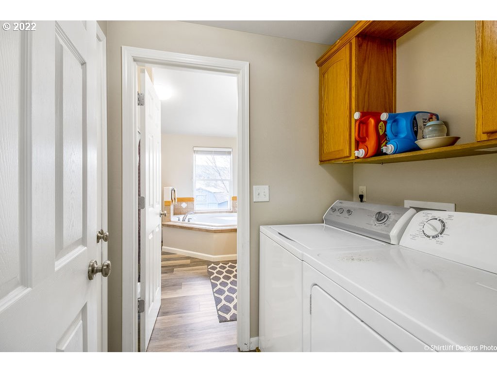 22371 Noti Loop Road Noti, OR 97461 - Photo 18 of 32 Gallery Image 18
