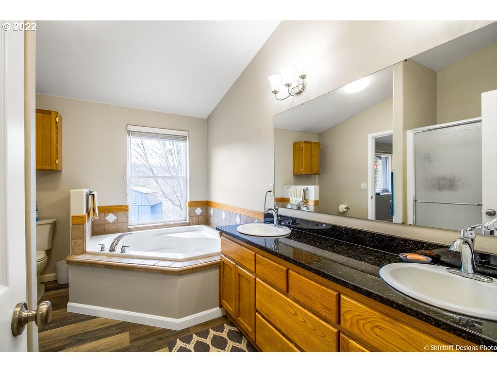 22371 Noti Loop Road Noti, OR 97461 - Photo 19 of 32 Gallery Image 19