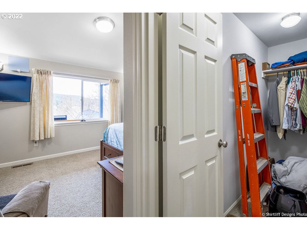 22371 Noti Loop Road Noti, OR 97461 - Photo 21 of 32 Gallery Image 21
